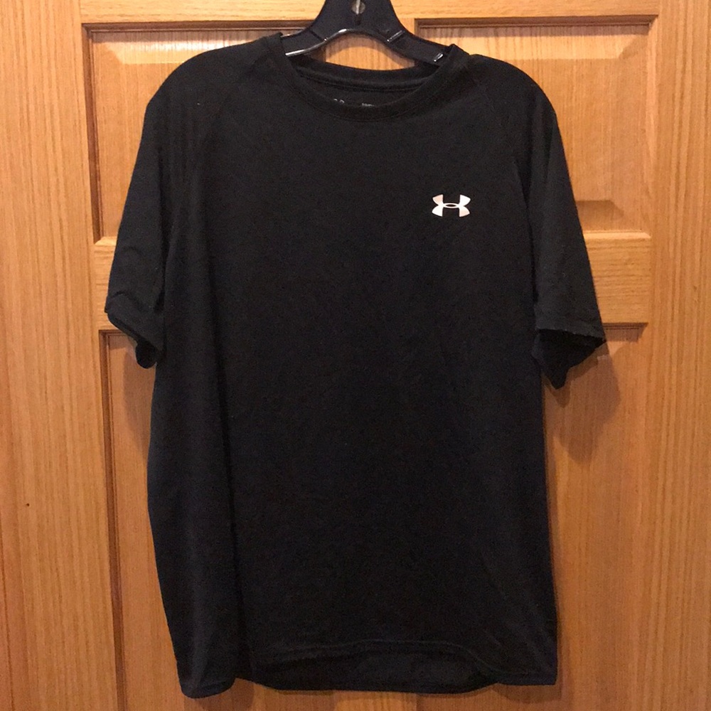 Black Under Armour shirt